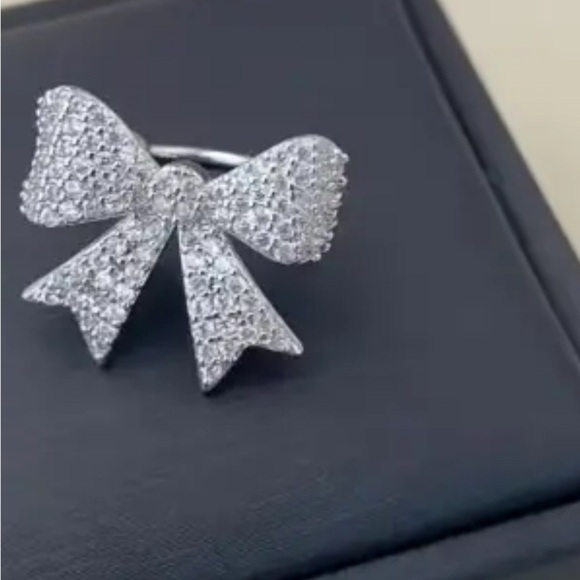 BOWKNOT Ear Cuff Huggie 18K Plated Silver Rhinestones No pierce Clip On Earring - Picture 7 of 16